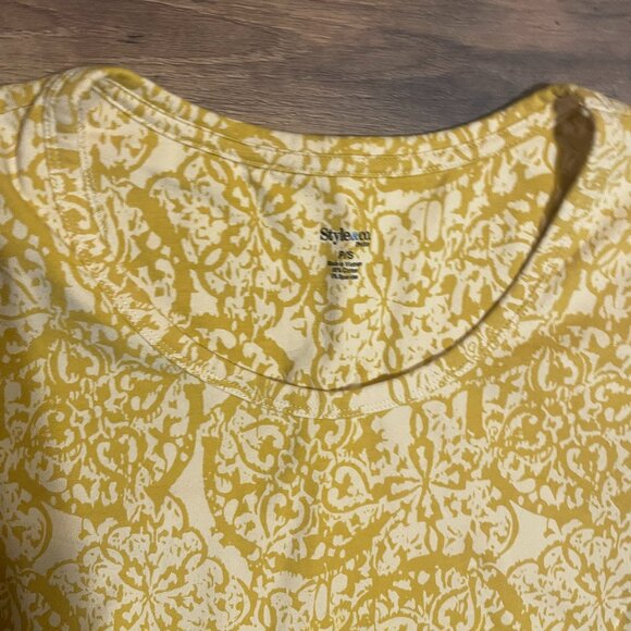 STYLE & CO Women’s Yellow Ombre Print Short Sleeve Top - Picture 2 of 3